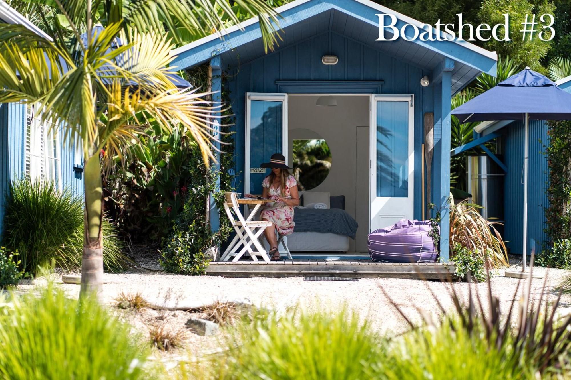 Boatsheds On The Bay, Waiheke Island Daire Ostend Oda fotoğraf